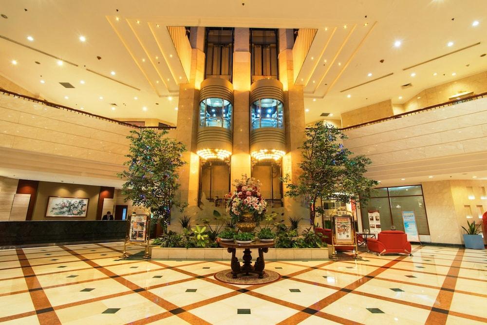 Sunlake Waterfront Resort & Convention Jakarta Exterior photo