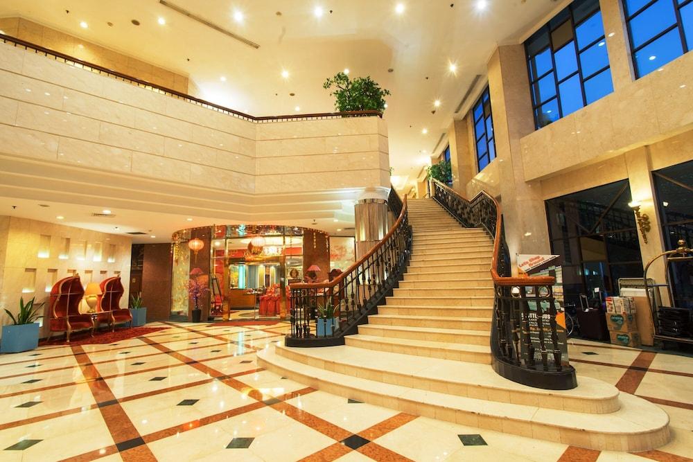 Sunlake Waterfront Resort & Convention Jakarta Exterior photo