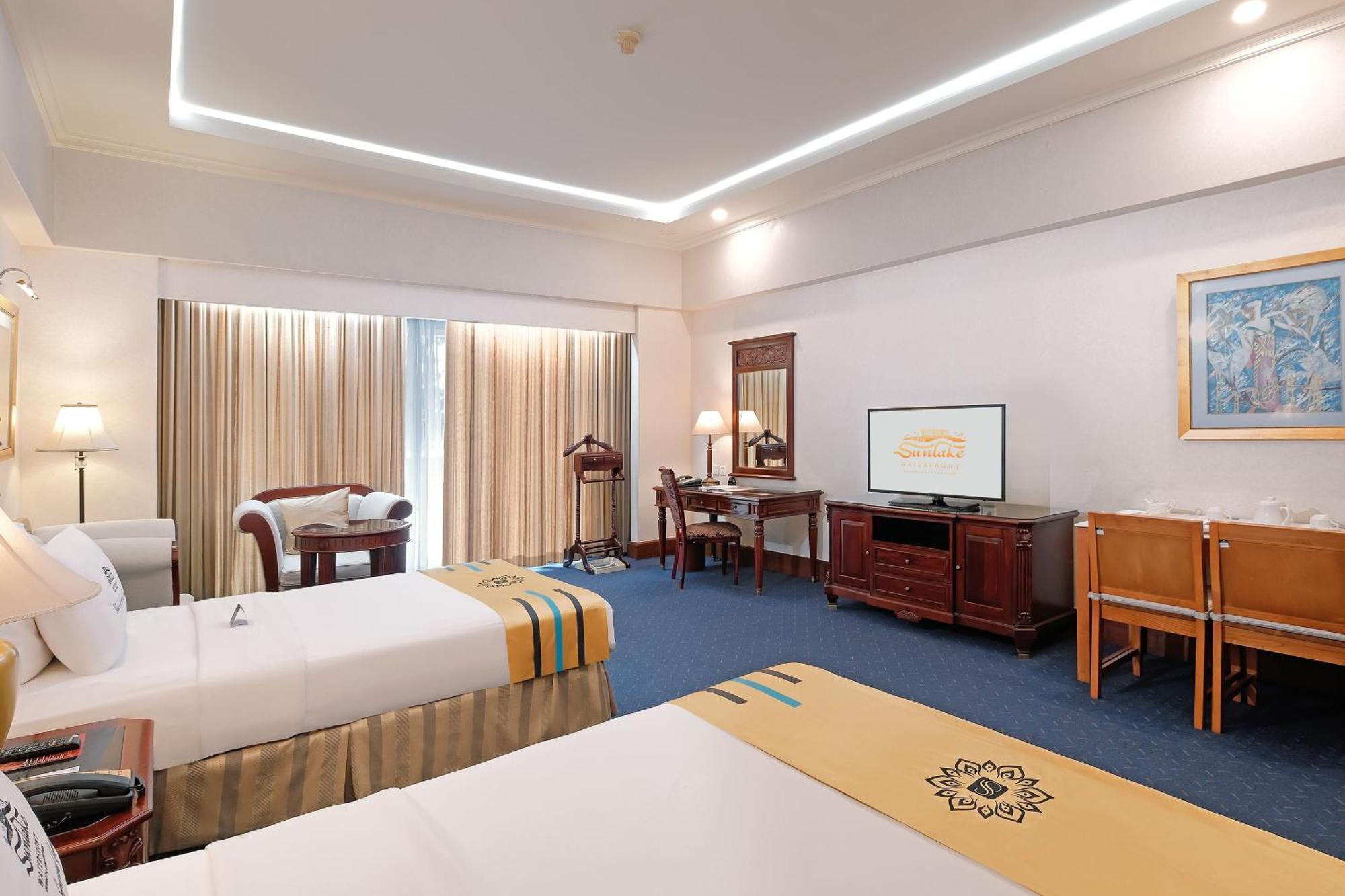 Sunlake Waterfront Resort & Convention Jakarta Exterior photo