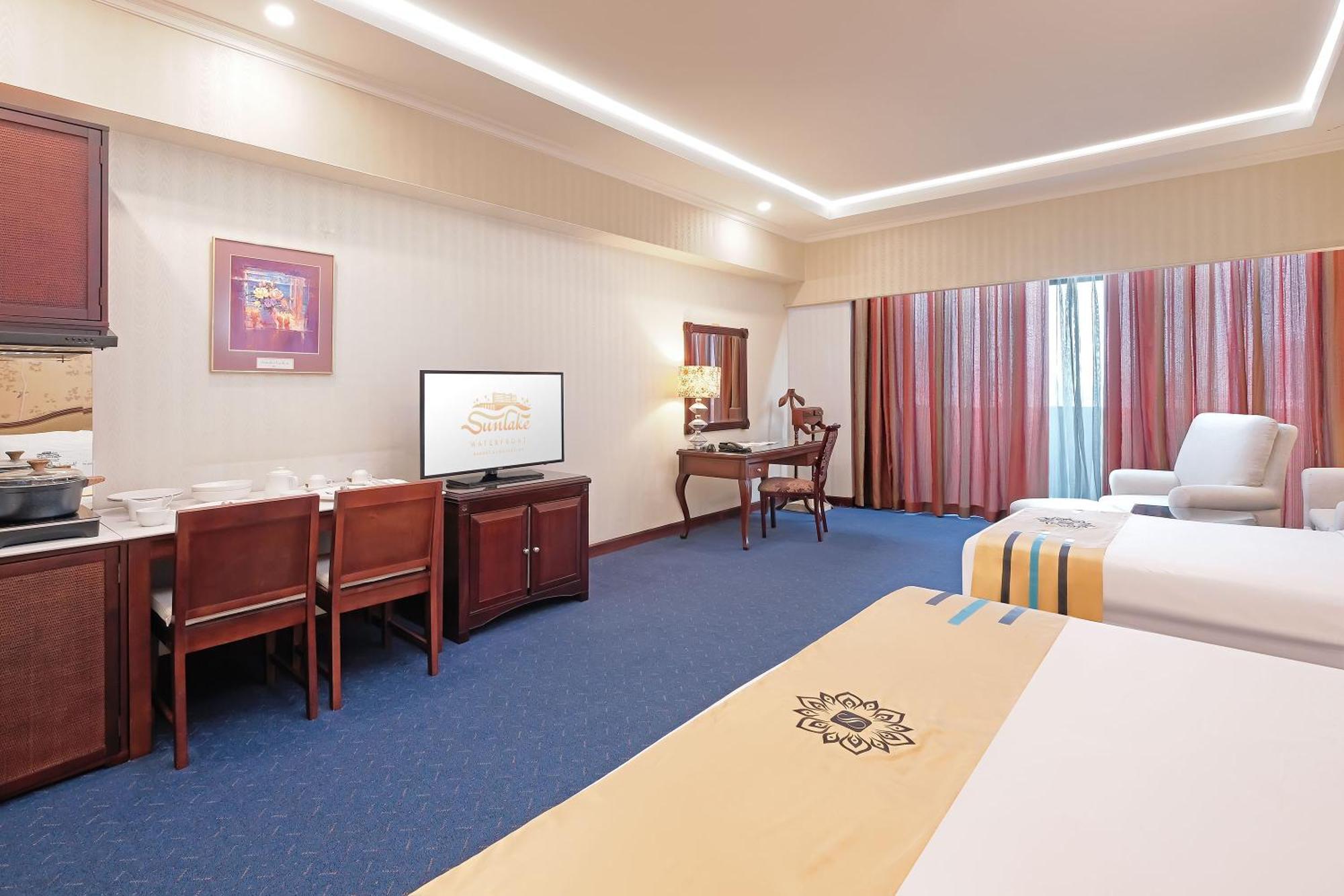 Sunlake Waterfront Resort & Convention Jakarta Exterior photo