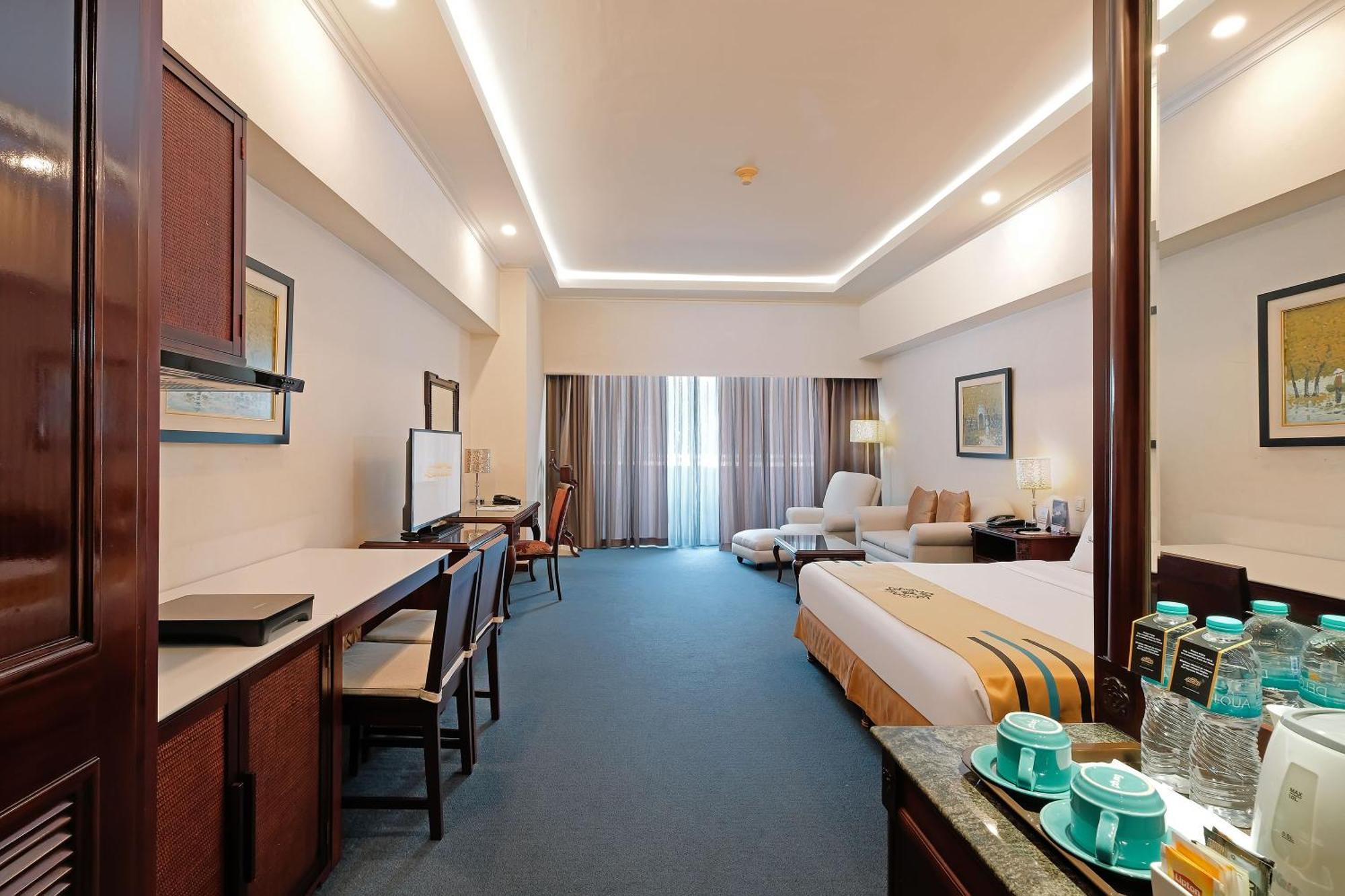 Sunlake Waterfront Resort & Convention Jakarta Exterior photo