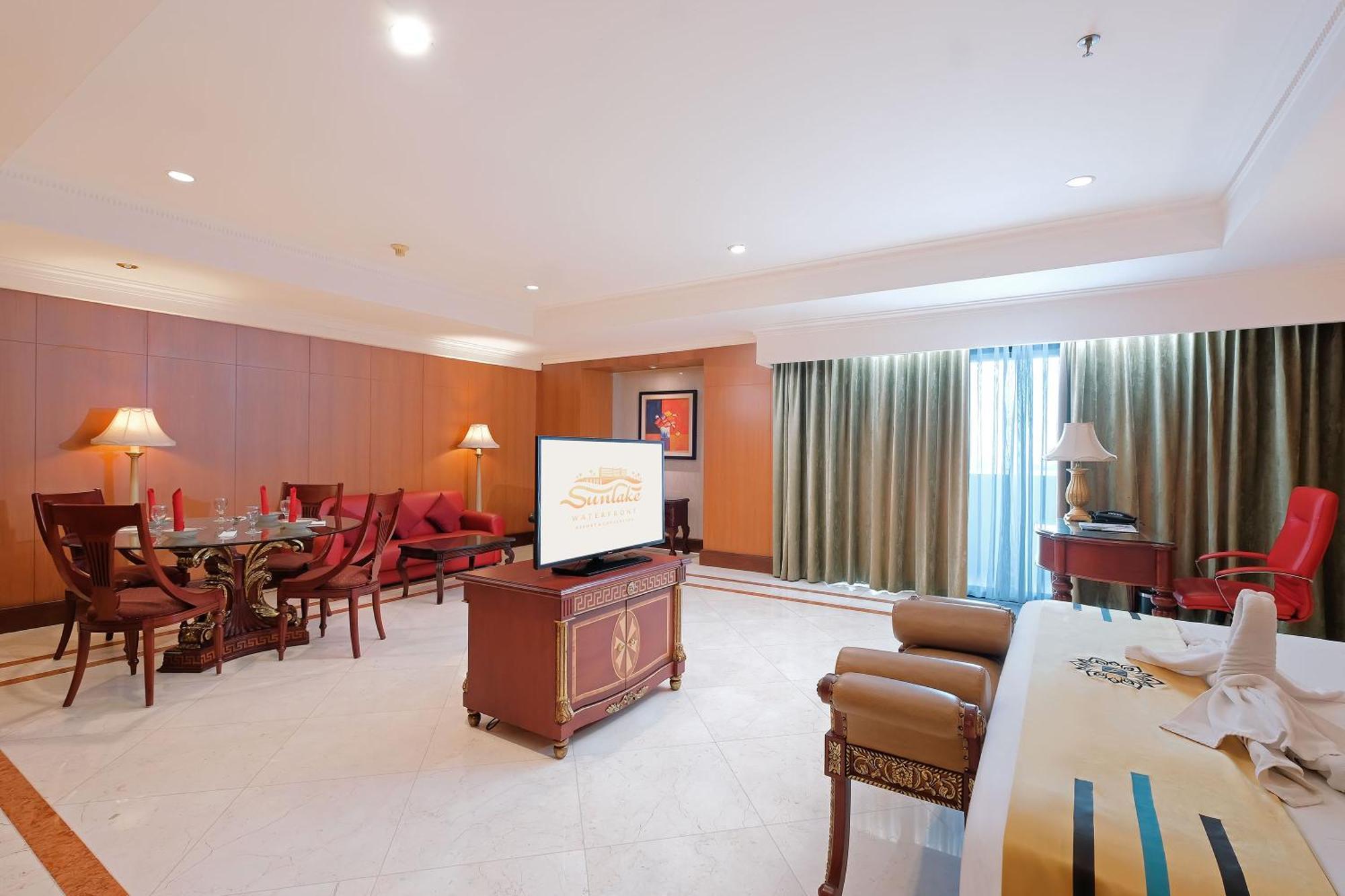 Sunlake Waterfront Resort & Convention Jakarta Exterior photo
