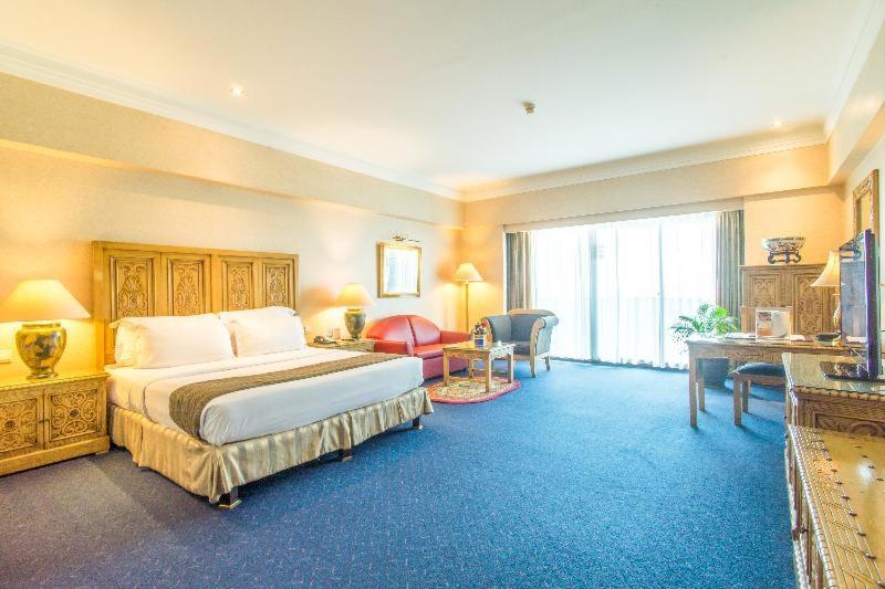 Sunlake Waterfront Resort & Convention Jakarta Room photo