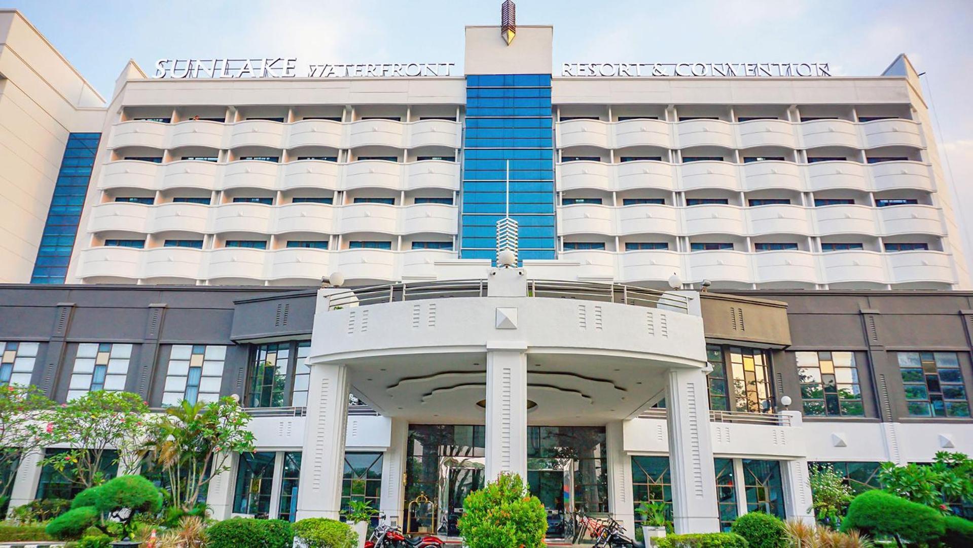 Sunlake Waterfront Resort & Convention Jakarta Exterior photo